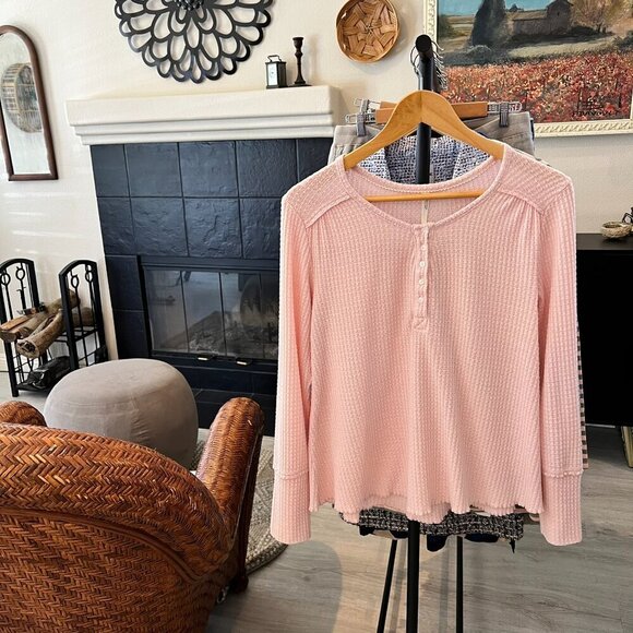 By Anthropologie Top Womens Size Small Pale Pink Waffle Knit Henley Thermal - Picture 16 of 16